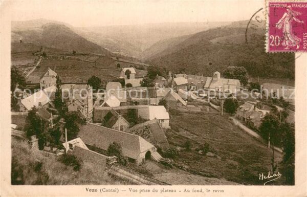 Veze Vue prise du plateau Au fond le ravin