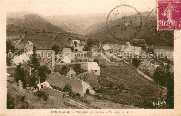 Veze Vue prise du plateau Au fond le ravin