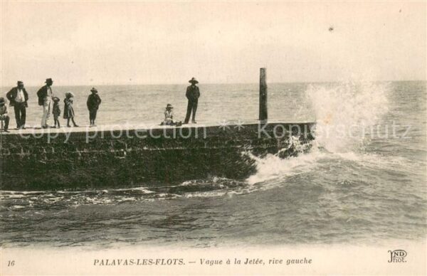 Palavas-les-Flots 34 Vague a la Jetee rive gauche