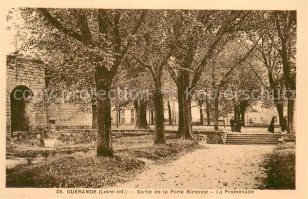 Guerande 44 Sortie de la Porte Bizienne La Promenad