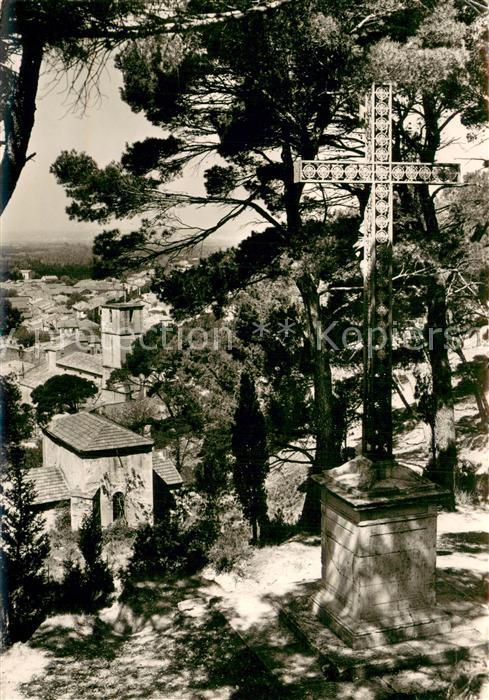 Chateaurenard Bouches-du-Rhone La croix et l Eglise