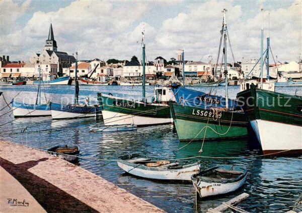 Saint-Gilles-sur-Vie Vendee Le port bateaux de pêche
