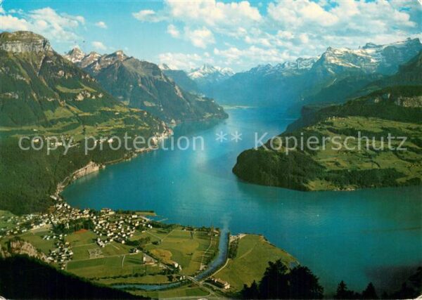 Brunnen Vierwaldstaettersee SZ Fliegeraufnahme