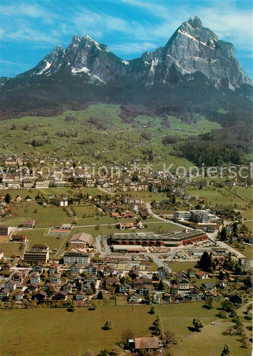 Ibach SZ und Schwyz mit Mythen Center und Mythen