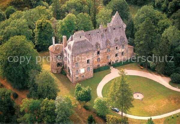 Cantal Montagne Le chateau de Conros a Arpajon sur Cere