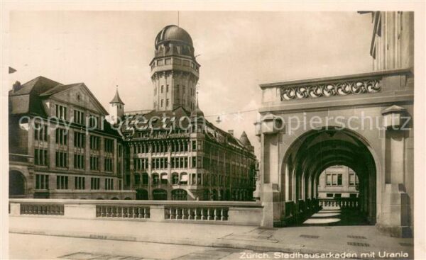 Zuerich ZH Stadthausarkaden mit Urania