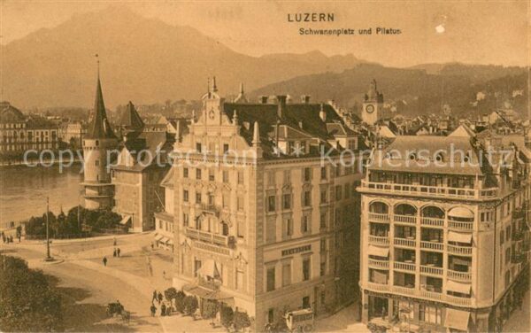 Luzern Vierwaldstaettersee Schwanenplatz und Pilatus