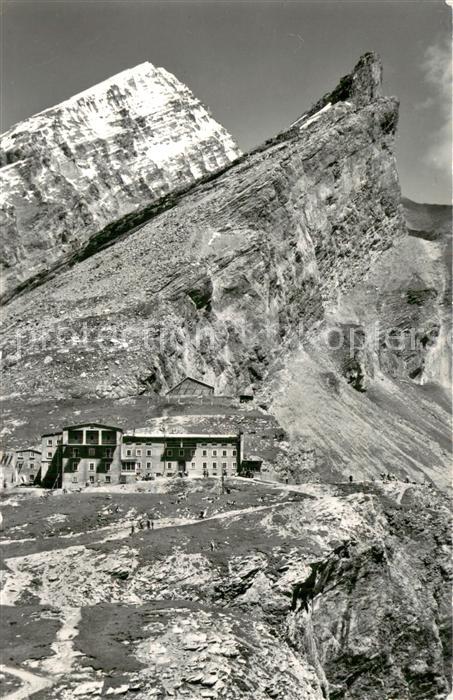 Gemmipass 2322m VS Sporthotel Wildstrubel Bergstation der