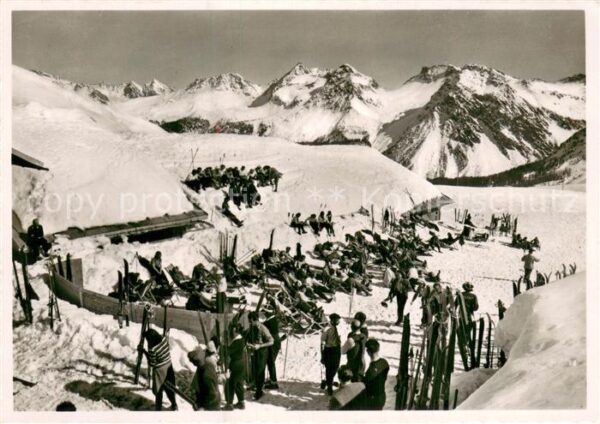 Arosa GR Sonnenterrasse Skifahrer