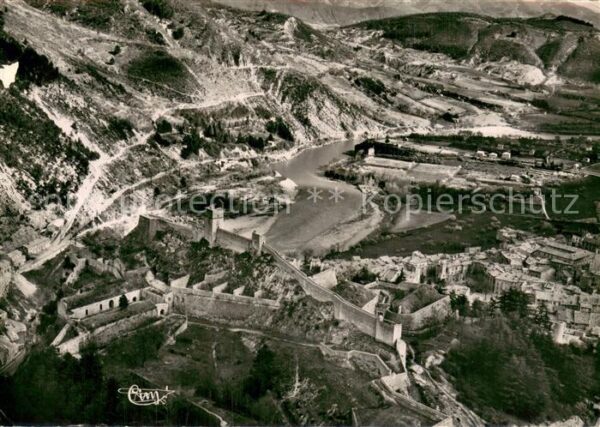 Sisteron Vue aerienne sur la Citadelle Theatre d