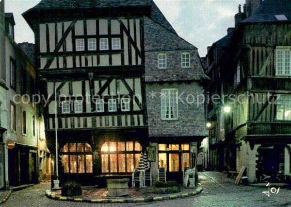 Dinan 22 La place des Cordeliers et la vieille m