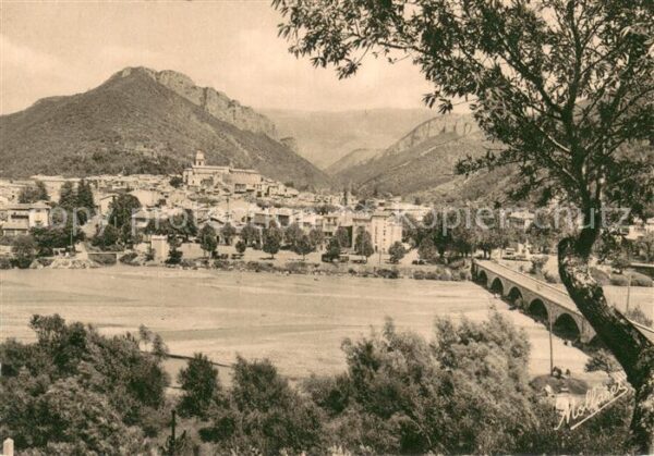 Digne-les-Bains sur les bords de la Bleone et les Roche