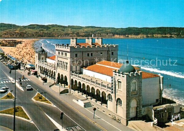 Hendaye 64 Le Casino et la Plage En arriere Plan l