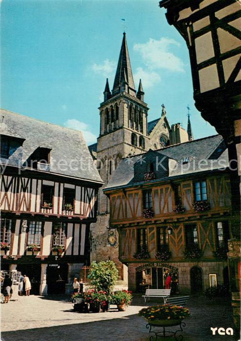 Vannes 56 Les vieux quartiers La place Henry IV L