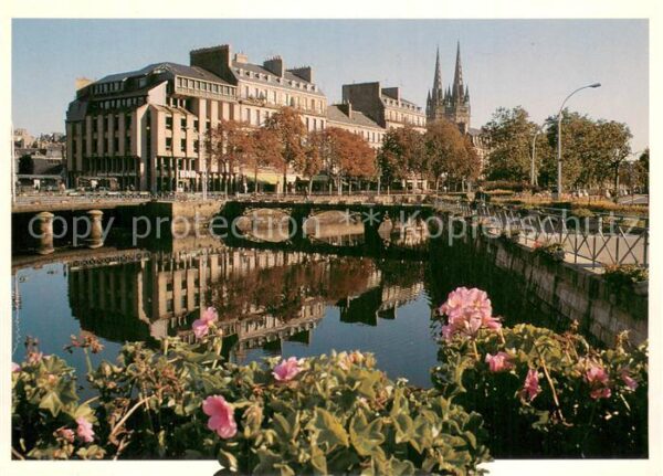 Quimper 29 Finistere Sur les bords de l Odet Quais Cathedral