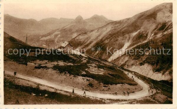 Col d Allos 2252m 04 Alpes-de-Haute-Prov Les coureurs du Tour de France au derni