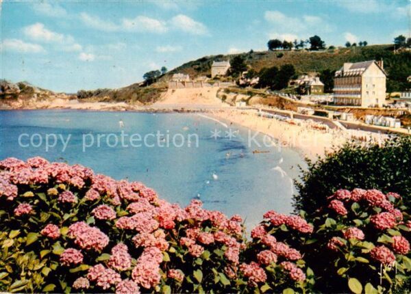 Perros-Guirec La Cite des Hortensias - Plage de Trstr