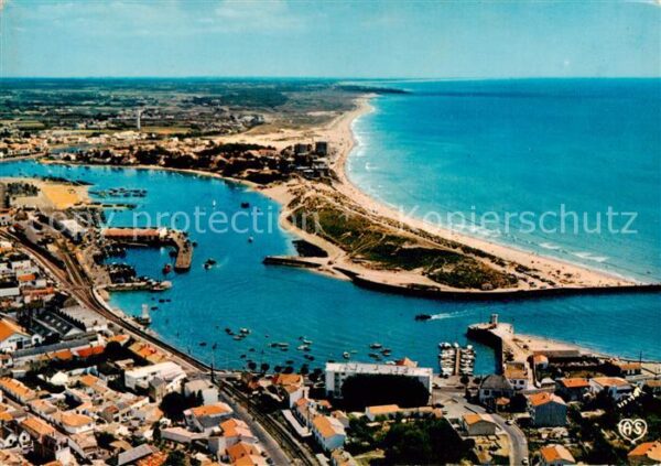 Saint-Gilles-Croix-de-Vie Vendee Fliegeraufnahme Le Port et la Plage de
