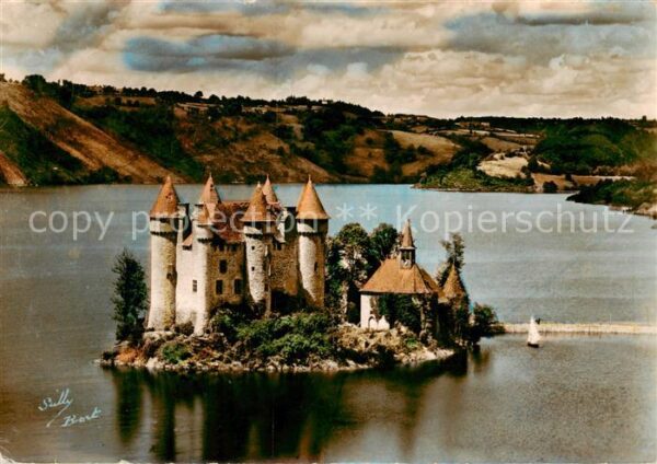 VAL  Chateau-de 15 Cantal Fliegeraufnahme Le Chateau