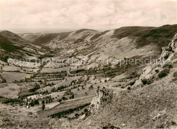 Le Puy-Mary Montagne 1787m 15 Cantal Route touristique Mauriae - Salers Nero