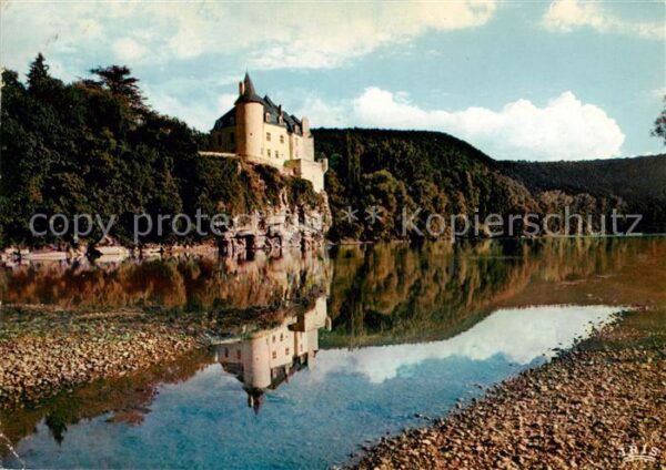 Souillac-Bourzolles 46 Lot Le Chateau de la Treyne au bord de la D