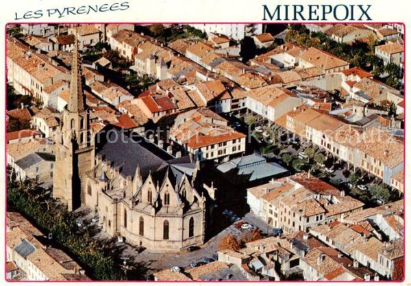 Mirepoix 09 Ariege Vue aerienne La cathedrale St Maurice L
