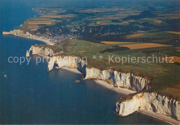 Etretat 76 Vue aérienne sur les falaises La Côte N