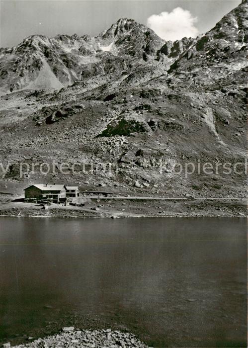 Flueela-Hospitz 2389m Flueelapass GR mit Weisshorn Fliegeraufnahme