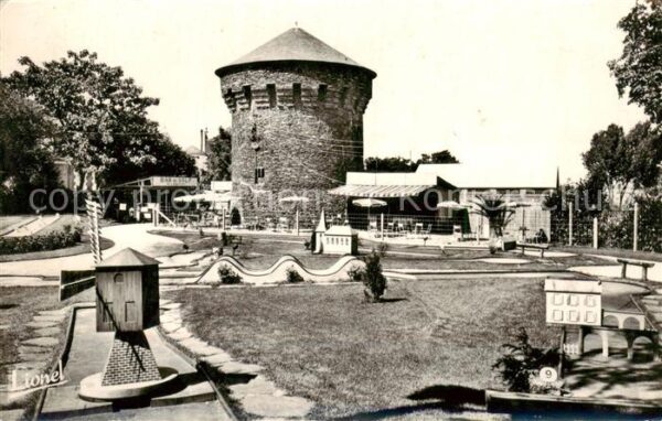 Angers 49 Le Jardin de la Tour des Anglais et son
