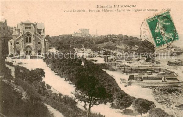 Biarritz Pyrenees Atlantiques Vue d’Ensemble Port des Pecheurs Eglise