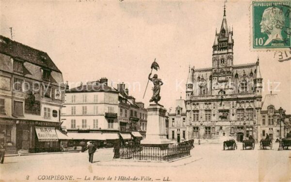 Compiegne 60 La Place de l’Hotel de Ville