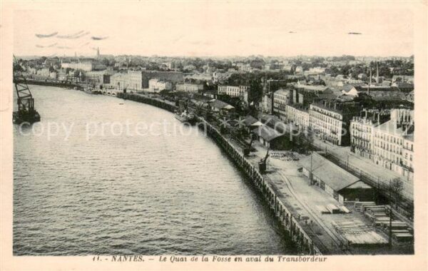 Nantes 44 Le Quai de la Fosse en aval du Transbor