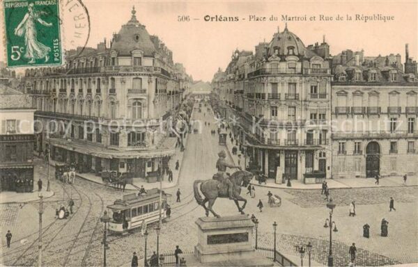 Orleans 45 Loiret Place du Martroi et Rue de la Republiqu