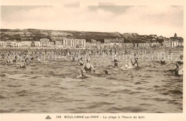 Boulogne 62-sur-Mer La plage a l’heure du bain