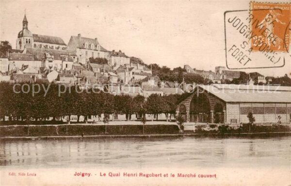 Joigny 89 Yonne Le Quai Henri Ragobert et le Marche cou