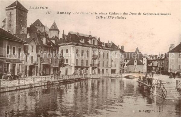 Annecy 74 Haute-Savoie La Savoie Le Canal et le vieux Chateaux