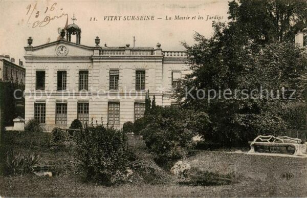 Vitry-sur-Seine La Mairie et les Jardins