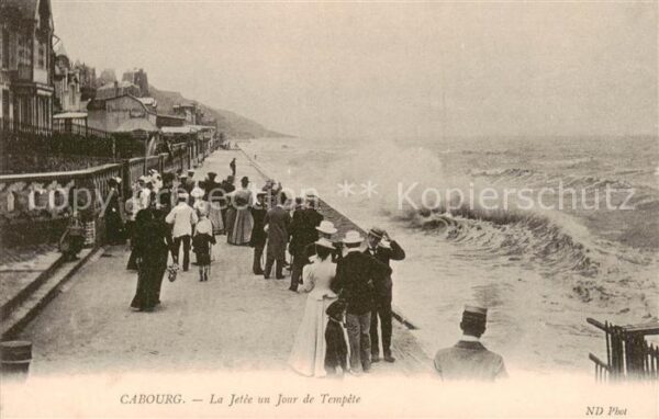 Cabourg 14 Calvados La jetée un jour de tempête