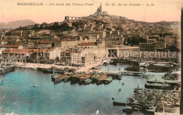 Marseille 13 Un coin du vieux port Basilique Notre D