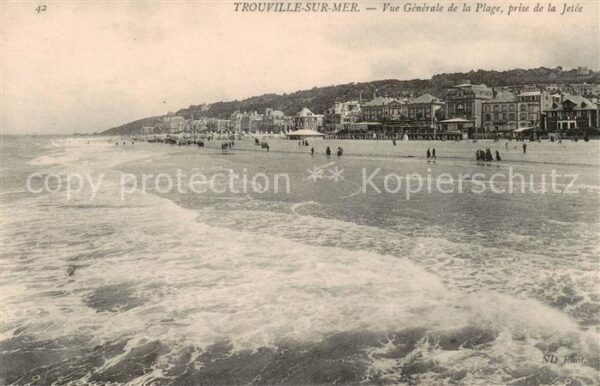 Trouville-sur-Mer Vue Generale de la plage prise de la je