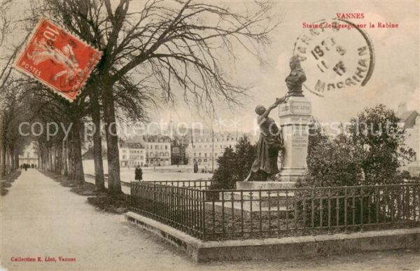 Vannes 56 Statue de Lesage sur la Rabine Monument