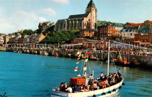 Le Treport 76 Retour du bateau promenade au fond Egli