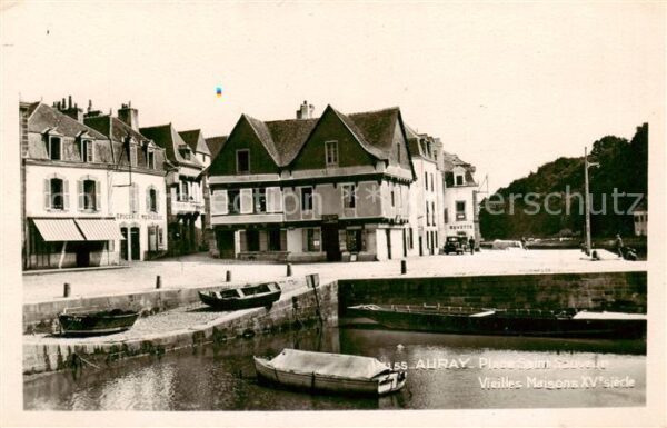 Auray 56 Place Saint Sauveur vieilles maisons XV