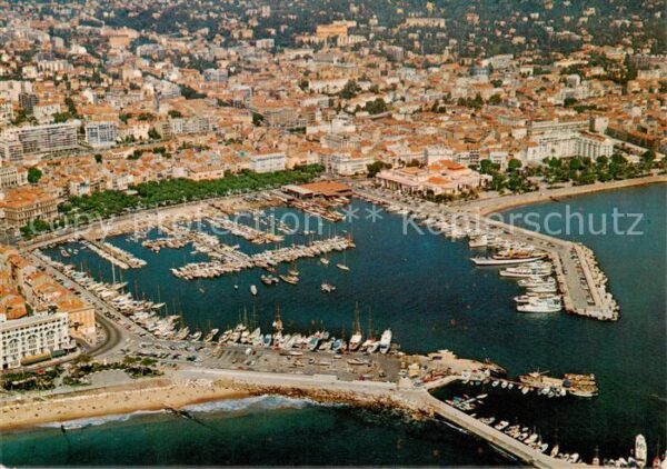 Cannes 06 Vue generale aerienne Le Port
