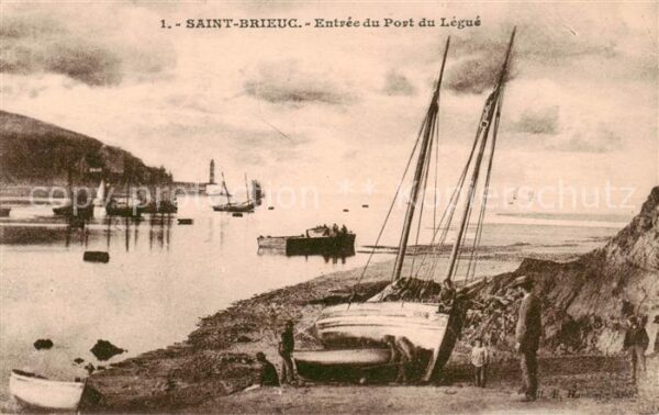 Saint-Brieuc 22 Cotes-d Armor Entree du Port du Legue