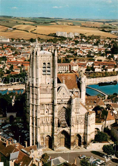 Auxerre 89 Vue aerienne de la cathedrale Saint Eti