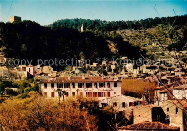 Cotignac La falaise et l’hostellerie Lou Galen