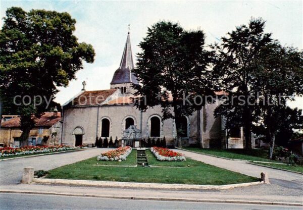 Contrexeville 88 Eglise et le monument aux morts