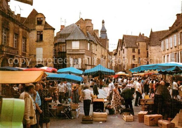 Sarlat-en-Perigord 24 Dordogne Le Marche Place de la Liberte