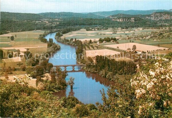 Domme 24 Dordogne La Vallee de la Dordogne vue de la Barr